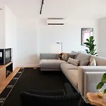 Petit Luxe L'atic テラサ